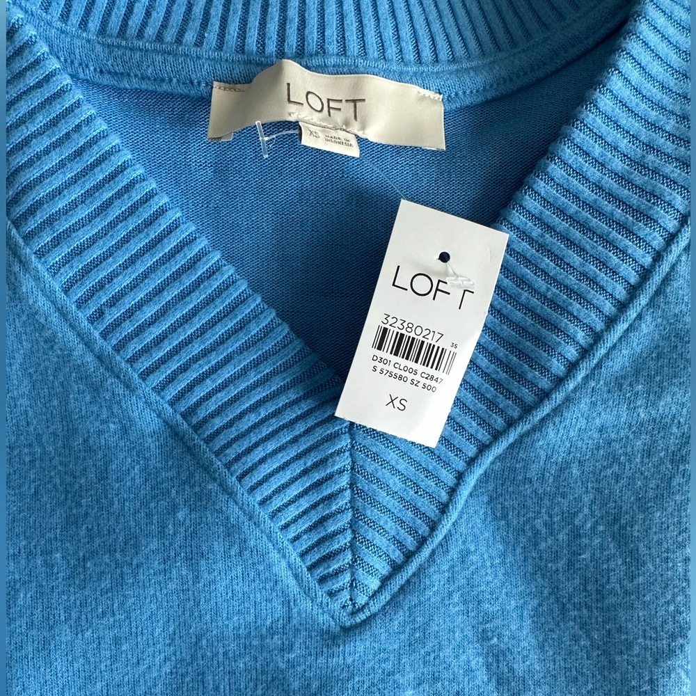 BRAND NEW XS Blue Loft Sweater